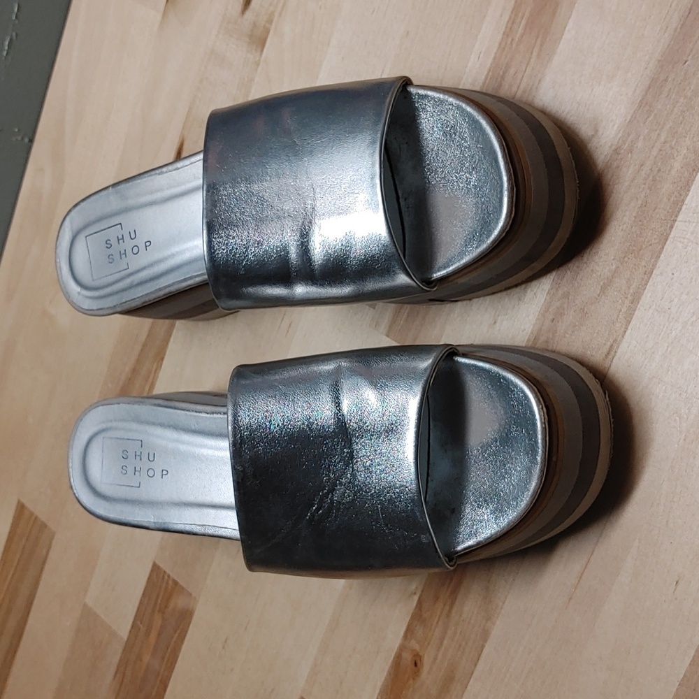 ShuShop Metallic Silver Platform Slide Sandals with Striped Sole